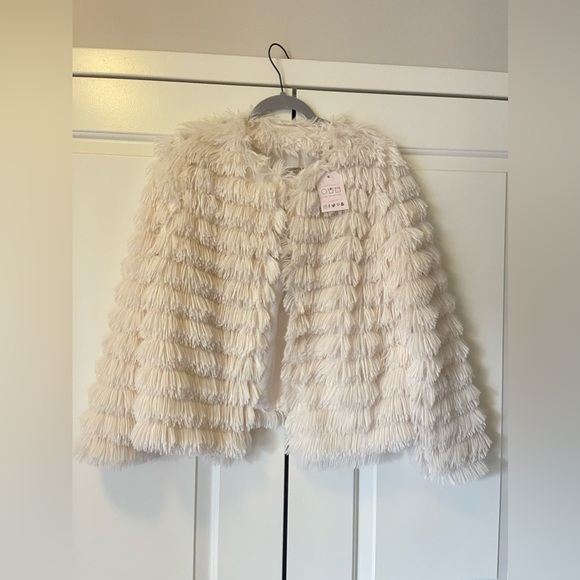 White - Picture 2 of 7